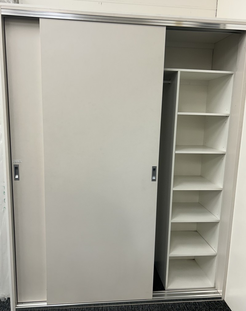 2_Wardrobe Display 003.jpg
